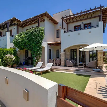 Junior Zeus, Hot Tub And Communal Pool, Aphrodite Hills 库克里亚