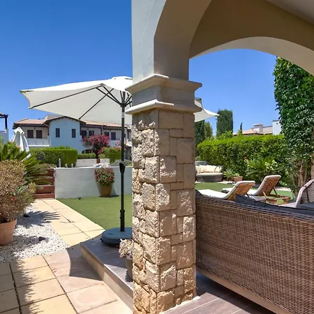 别墅 Junior Zeus, Hot Tub And Communal Pool, Aphrodite Hills 库克里亚