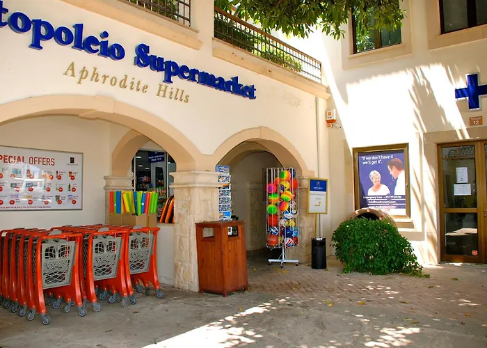 Junior Zeus, Hot Tub And Communal Pool, Aphrodite Hills * 库克里亚