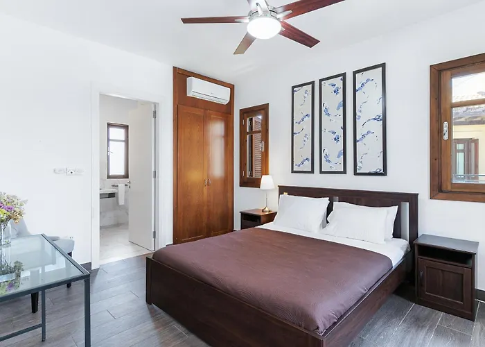 Junior Zeus, Hot Tub And Communal Pool, Aphrodite Hills 别墅