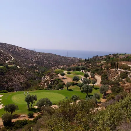 Junior Zeus, Hot Tub And Communal Pool, Aphrodite Hills Вилла *