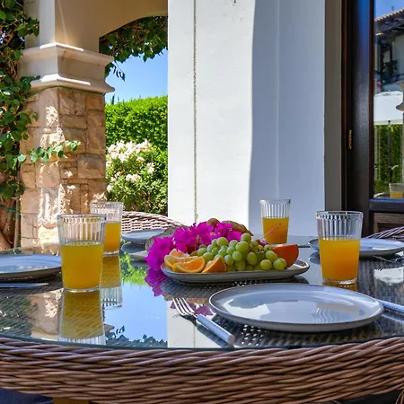 Villa Junior Zeus, Hot Tub And Communal Pool, Aphrodite Hills