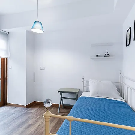 Villa Junior Zeus, Hot Tub And Communal Pool, Aphrodite Hills