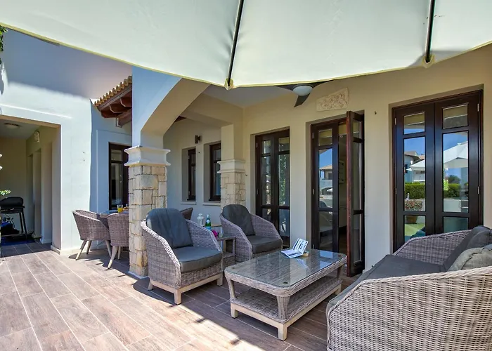 Villa Junior Zeus, Hot Tub And Communal Pool, Aphrodite Hills Kouklia