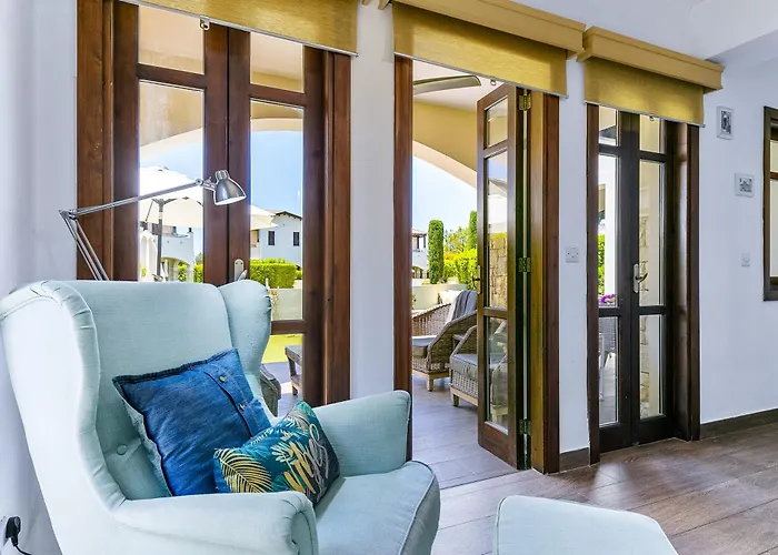 Villa Junior Zeus, Hot Tub And Communal Pool, Aphrodite Hills