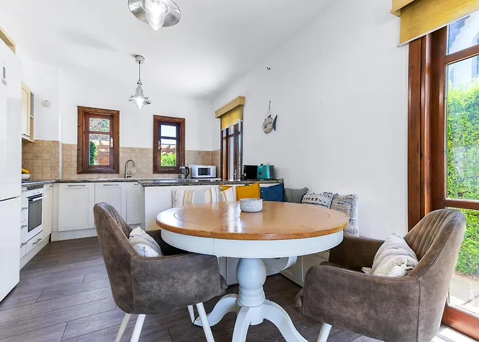 Junior Zeus, Hot Tub And Communal Pool, Aphrodite Hills ヴィラ クークリア