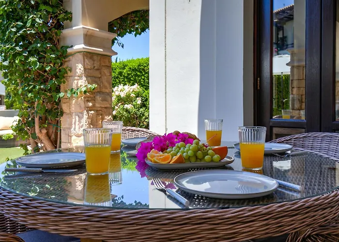 Villa Junior Zeus, Hot Tub And Communal Pool, Aphrodite Hills