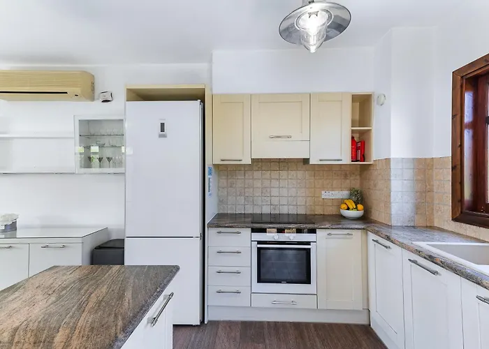 Junior Zeus, Hot Tub And Communal Pool, Aphrodite Hills Villa Kouklia